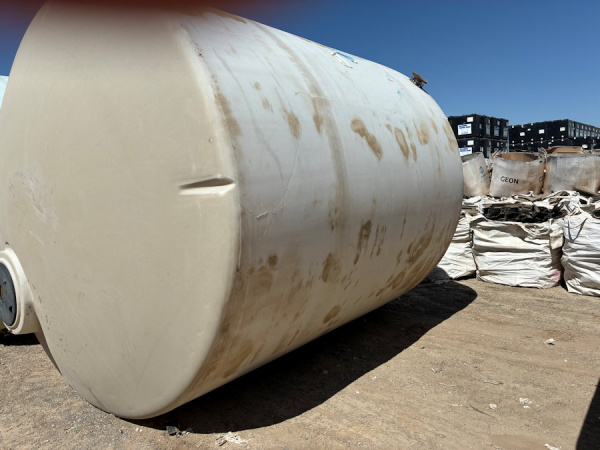 6000 gallon poly tank for sale
